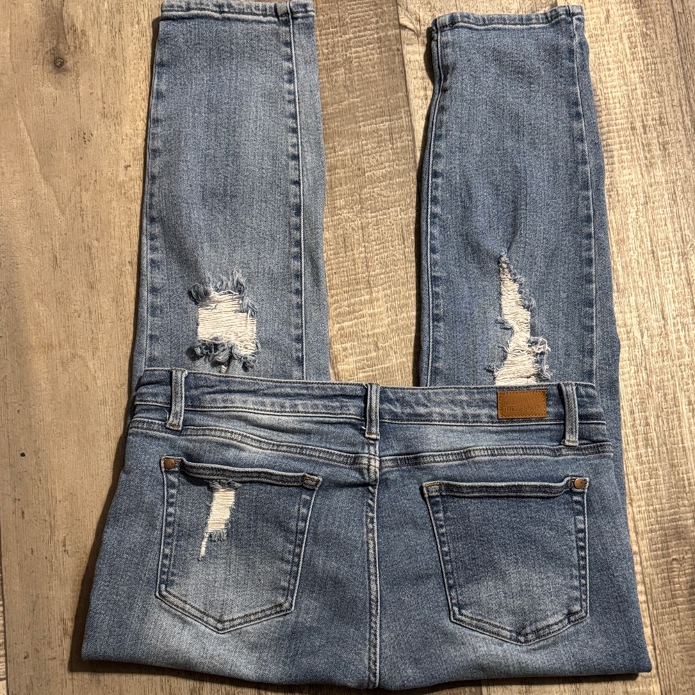 JUDY BLUE distressed Jeans-size 13/31